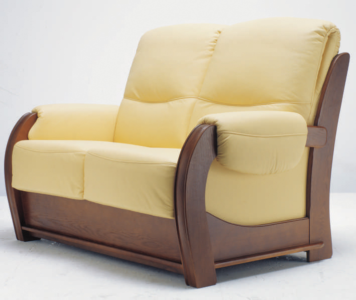 Volver base de madera oblicua sof modelo 3D (incluyendo materiales)
