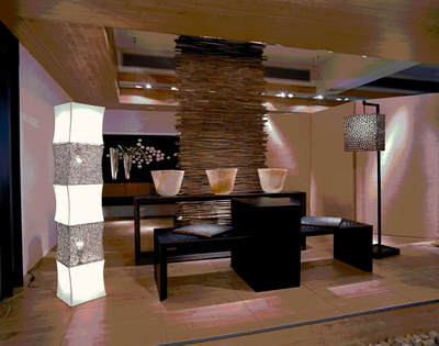 Oscuro vitrina de madera maciza modelo 3D